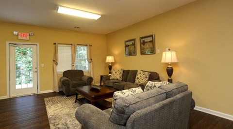 Floor plan for 1 bed, 1 bath, 660 sqft